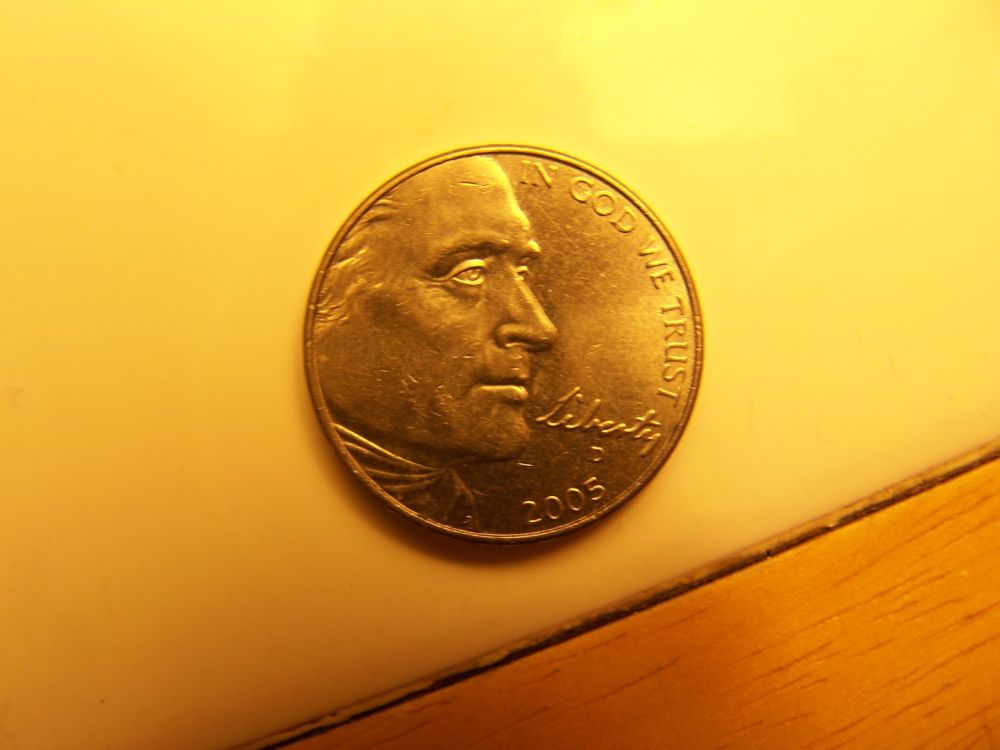 2005-D-Nickel-Lol-Split-Back-He-Is-Peeing