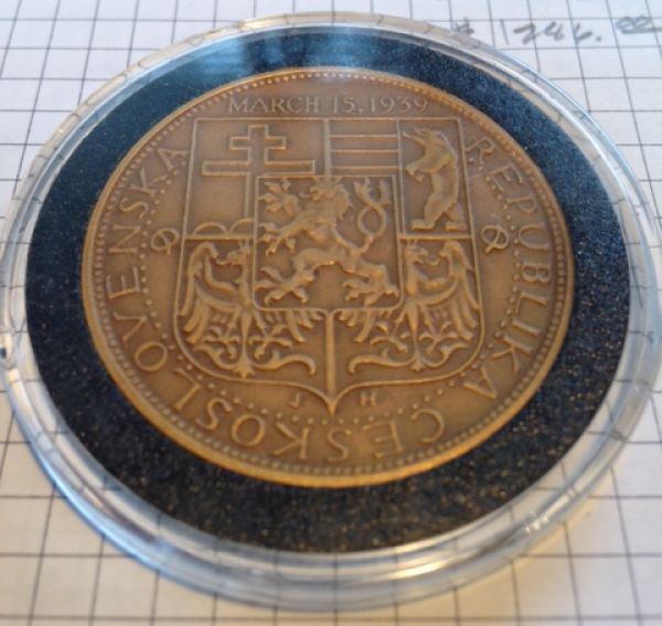 Czechoslovakia-'Shall-Be-Free-Again'-Medal