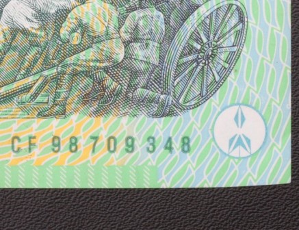 Does-Your-$100-Cf98-Have-An-Odd-Cut-Bottom-Right-Corner?