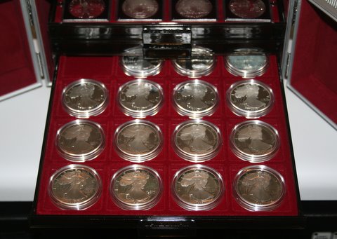 Lighthouse-Coin-Case---Does-Anyone-Use-Them.