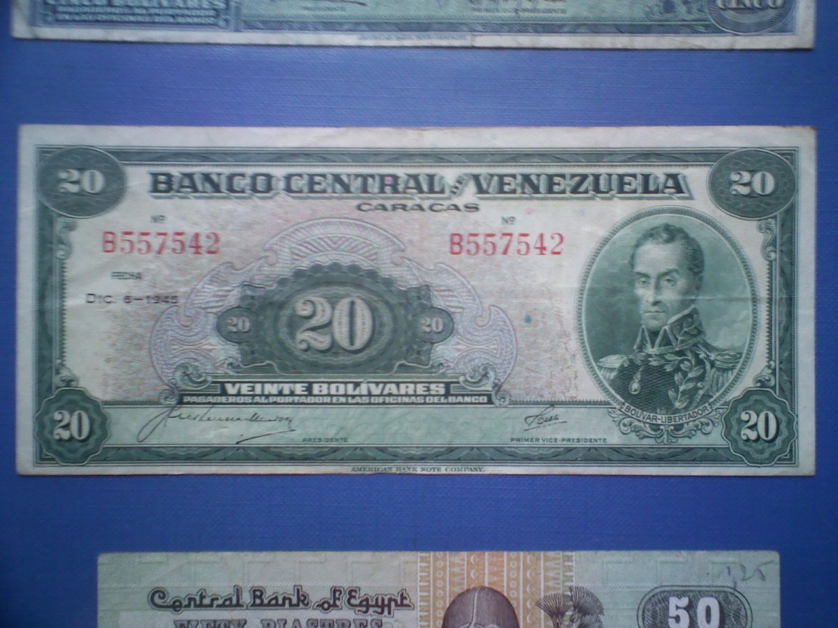 20-Bolivares-1944-&-1945-Venezuelan-Banknotes