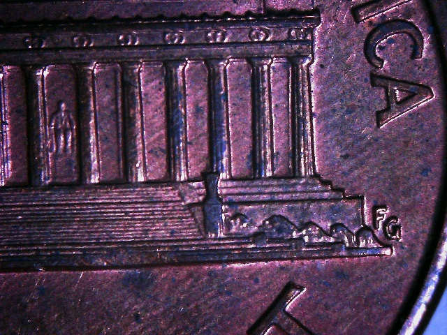 Another-1998-WAM-With-Anomaly-To-Statues-Right-Beside-Leg