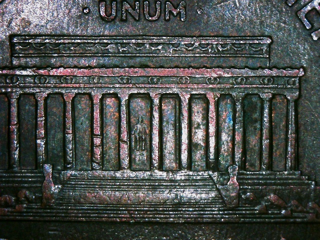 2000-D-LMC-Statue-Anomoly