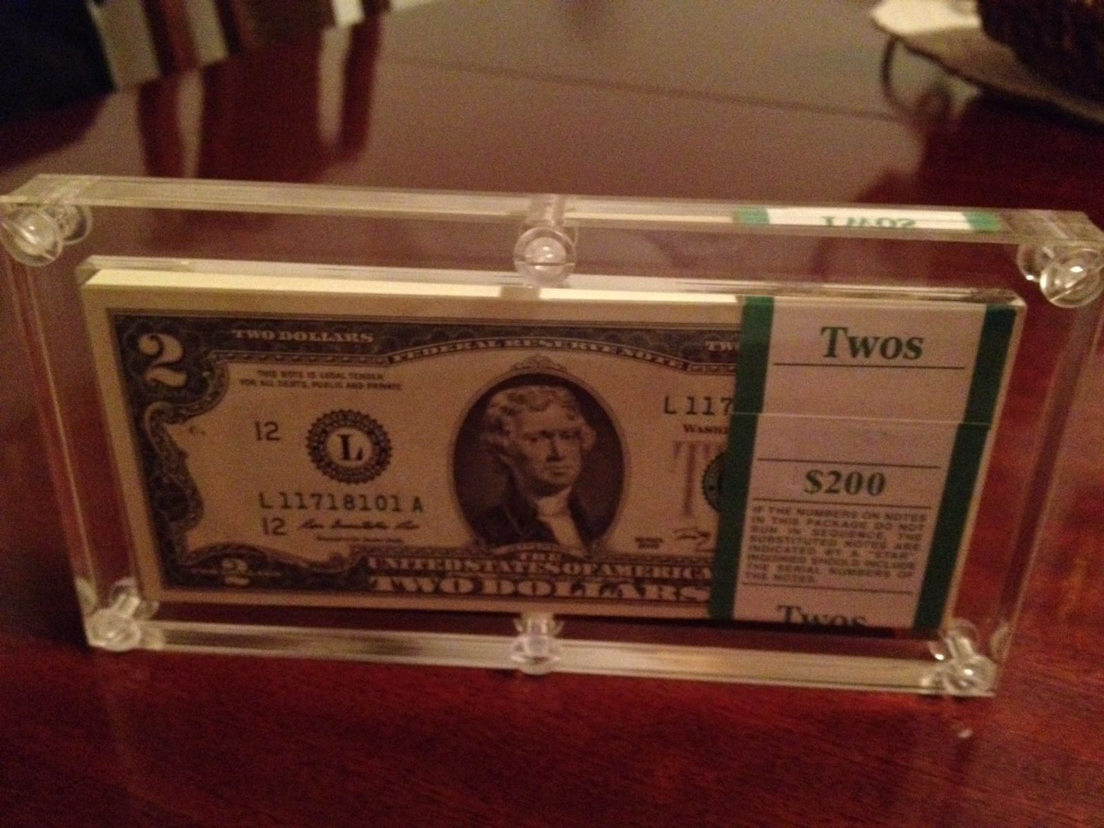 2-Dollar-Bills