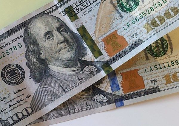 My-Unique-2009A-$100-Bill-With-Green-Security-Band