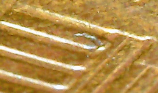 1999-Penny-With-A-Mark-I-Have-Not-Seen-On-Far-Left-Between-The-Columns..