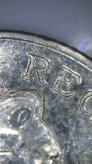 2014-Ten-Pence-Error-Queen's-Necklace
