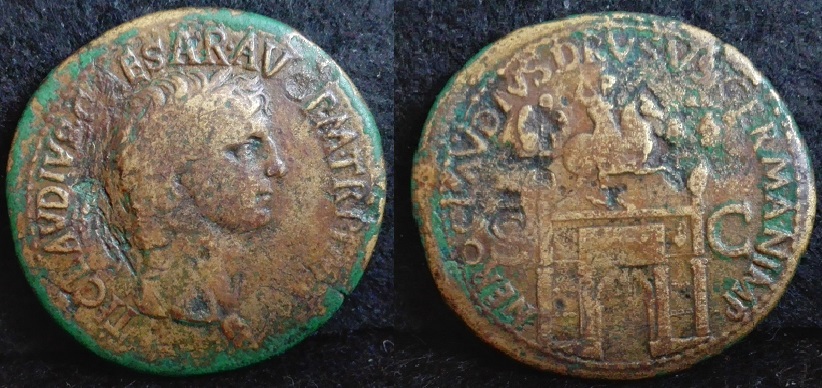 Claudius-Triumphal-Arch-Sestertius
