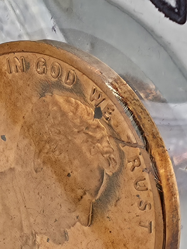 Mint-Error-Or-Post-Mint-Dammage?
