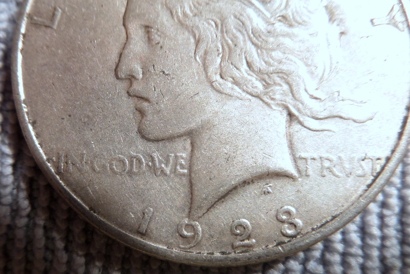 192?-Peace-Dollar-Is-It-A-3-Or-An-8?