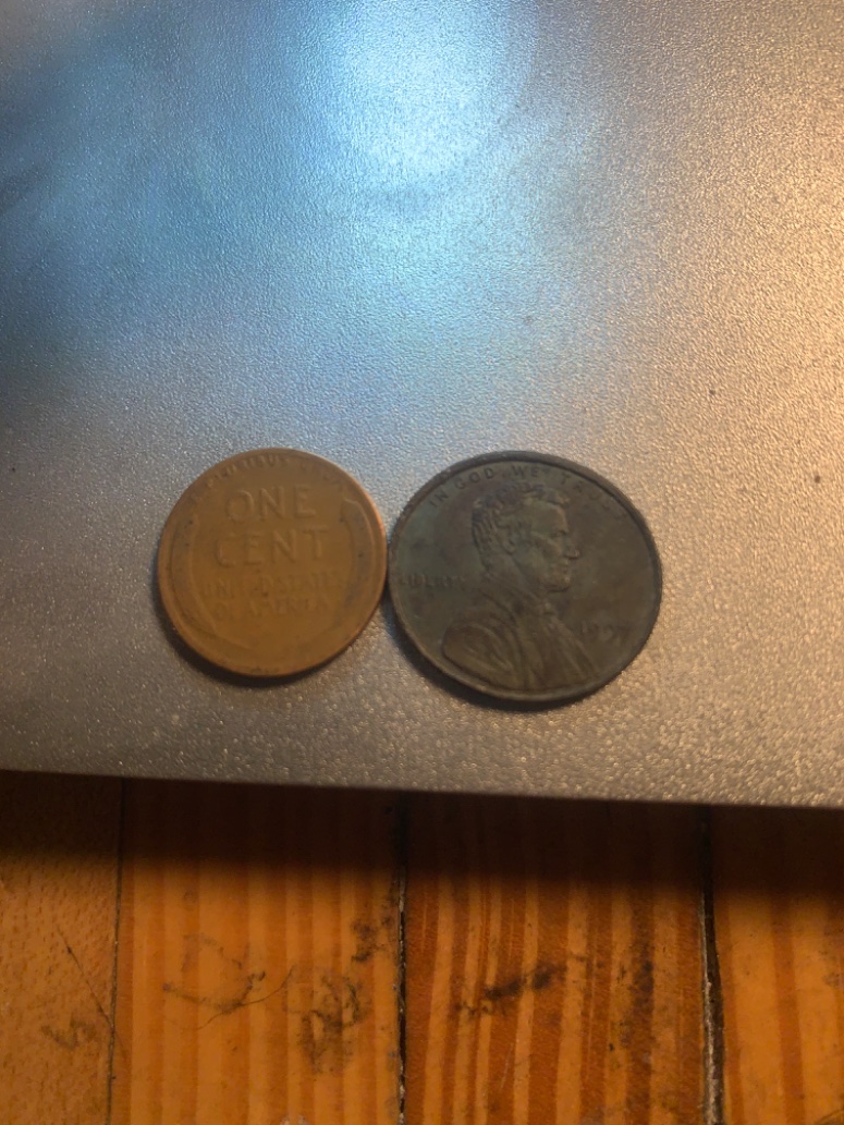 A-New-2022-Dime.--Extremely-Blurry.--I-Have-No-Idea.