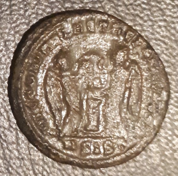 Unattributed-Coin-8/30---Constantine-II?-As-Caesar