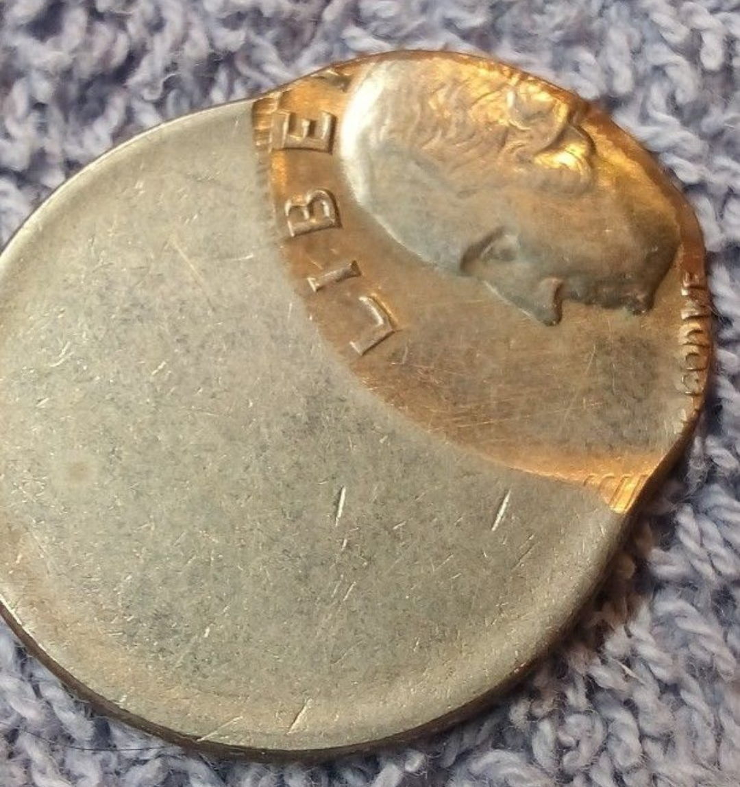 Would-You-Pay-$50-For-This-Error-Coin,-And-What-Type-Of-Error-Is-This-Quarter
