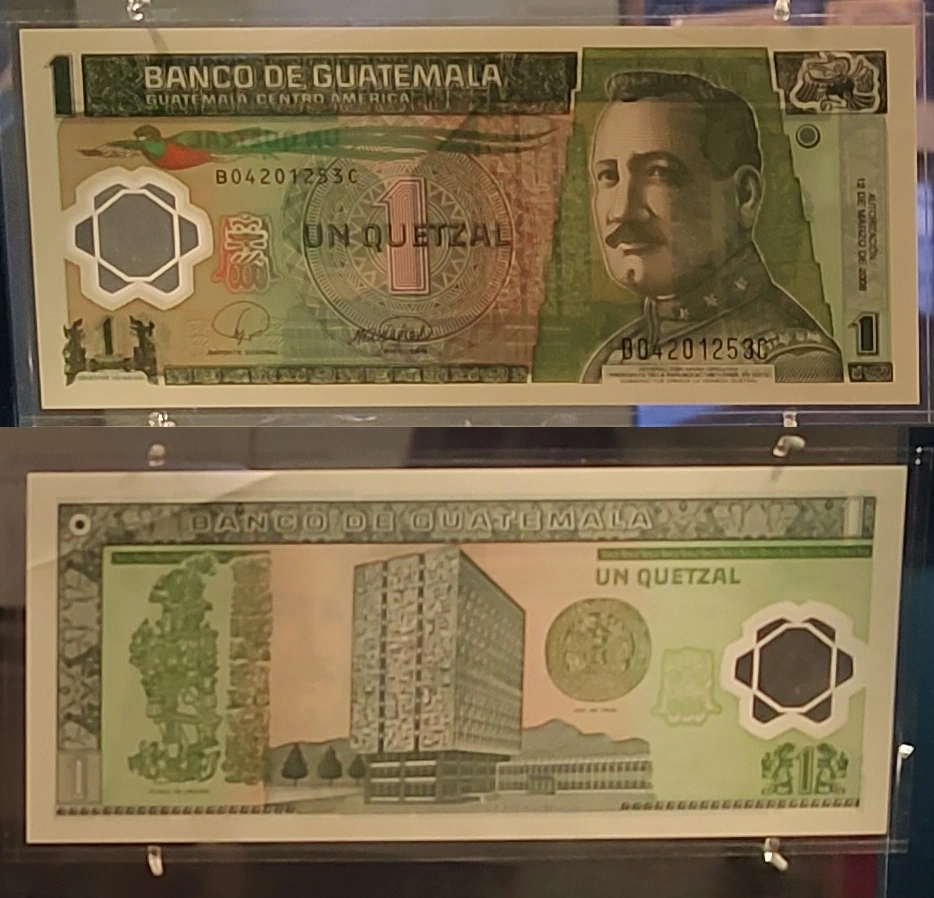 World-Banknotes-At-The-Smithsonian