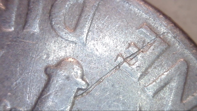1970-D-Dime-With-Odd-Error-Or-Damage-On-The-Reverse