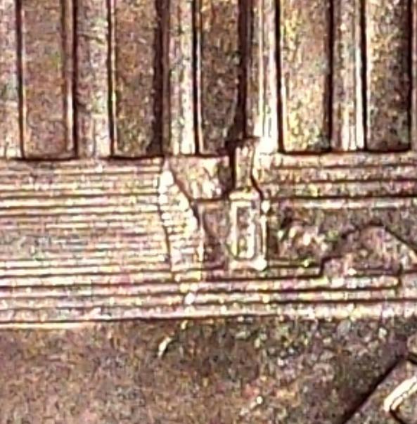 1994-Lincoln-Cent-Crack-On-Steps.