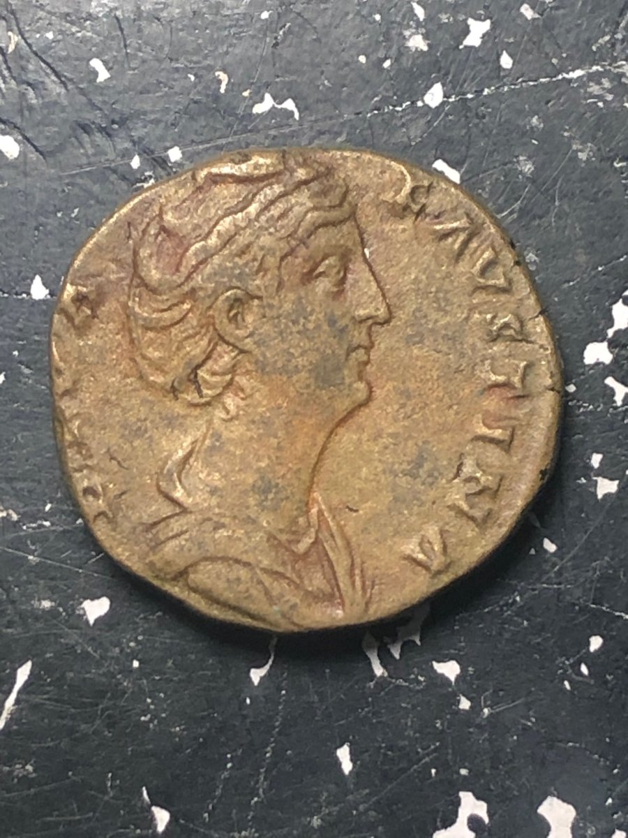 Ancient-Rome-Diva-Faustina-Ae-Sestertius?-21.27-Grams-28.9mm