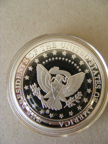 Barak-Obama-Medallion