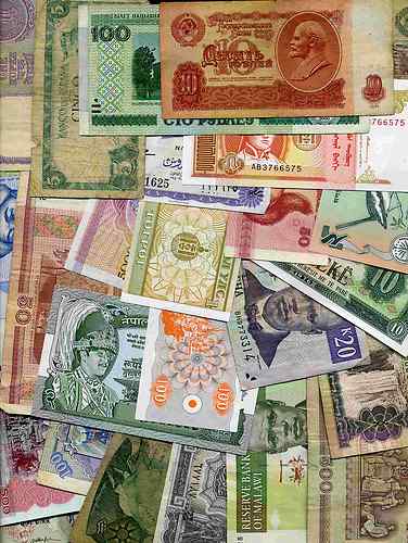 100-World-Banknotes