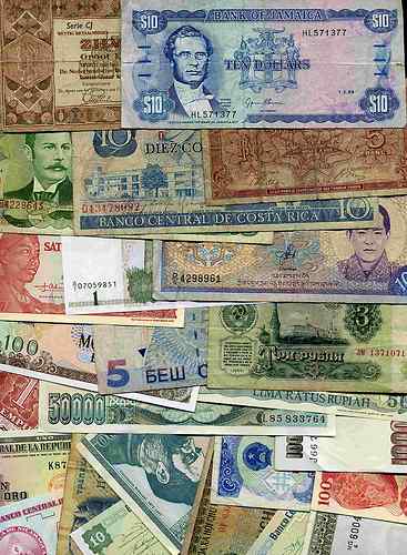 100-World-Banknotes