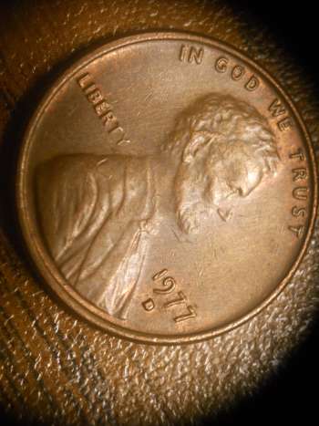 Lincoln-1977-D.-Missing-Part-Of-Nose?-DD-Liberty?