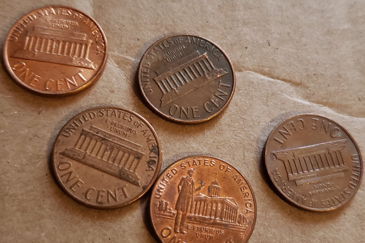 1974-Lincoln-Penny,-Looks-Light-Grey-Or-Something,-Any-Help-Please