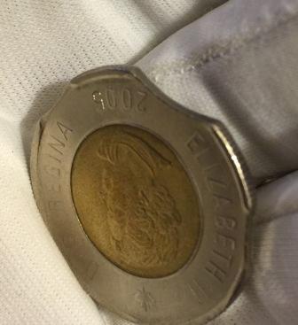 2005-Toonie-With-3-Clips?