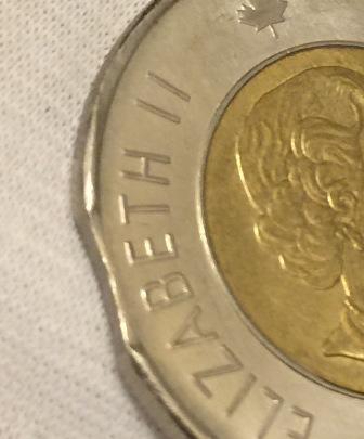 2005-Toonie-With-3-Clips?