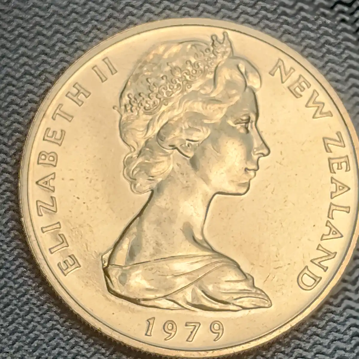1979-NZ-$1-Burrs-+-20c-#2-Lip