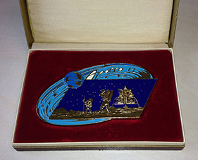 Apollo-11-Presentation-Plaque-Medal