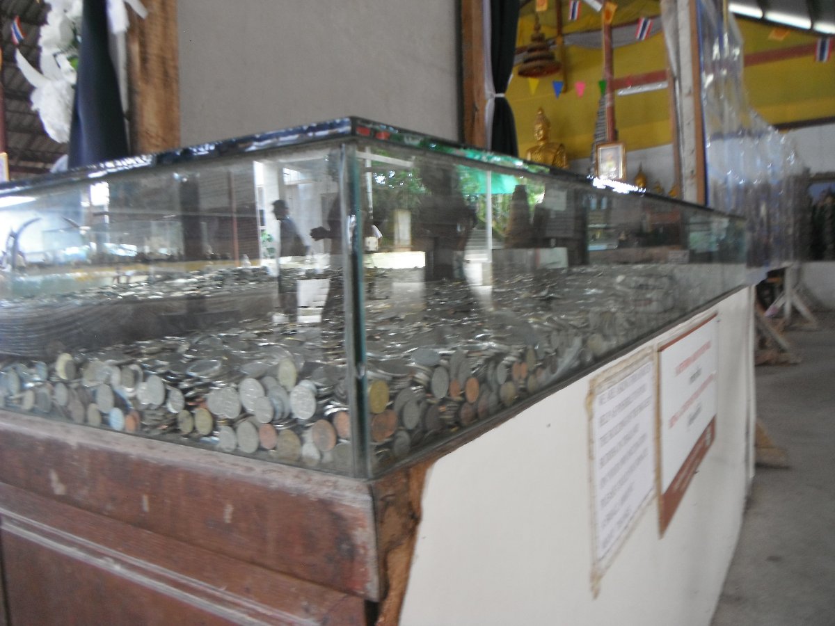 Here's-A-World-Coin-Lot!