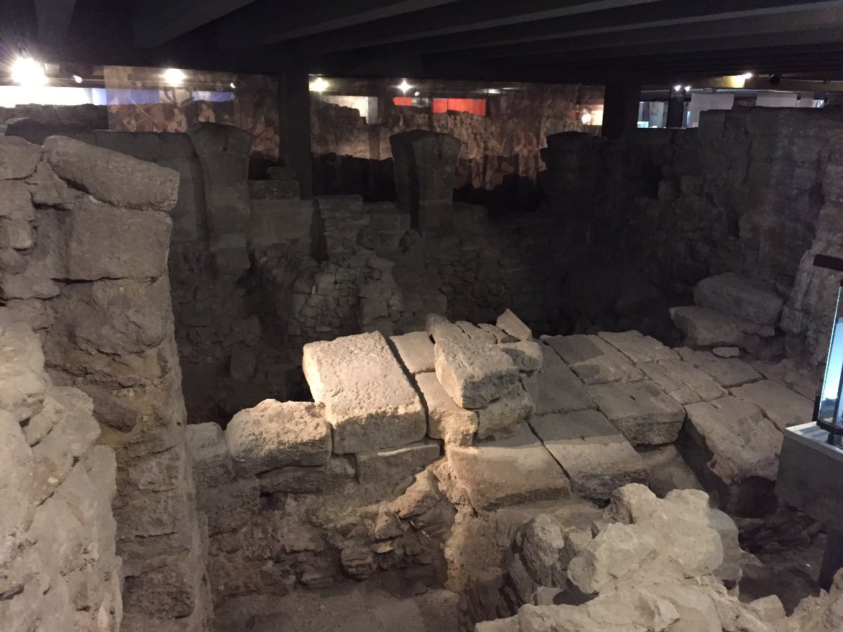 Archaeological-Crypt-Of-The-Ile-De-LA-Cit�