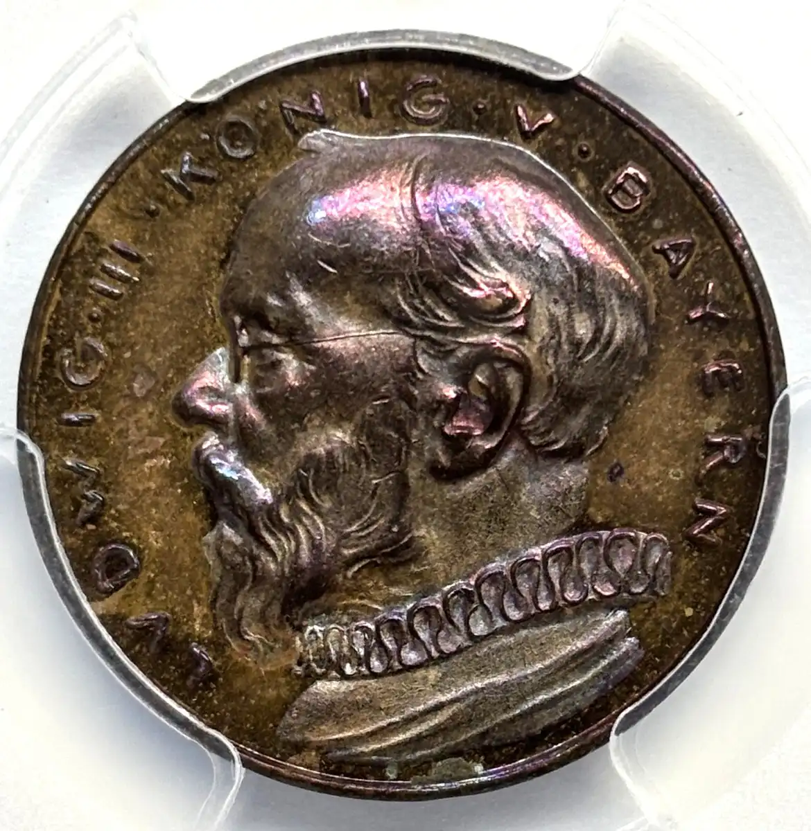 Post-Your-Numismatic-Items-With-Someone-Wearing-Glasses