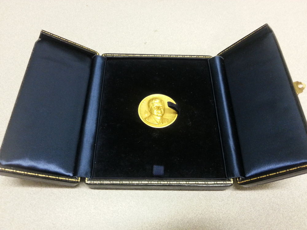 Kennedy-Memorial-Medal