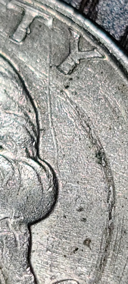 1977-Quarter-Die-Crack?