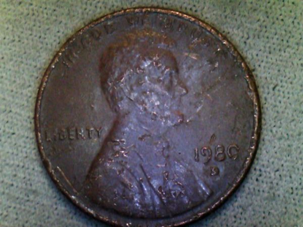 1980-D-With-S-Inside-D.-Please-Help.