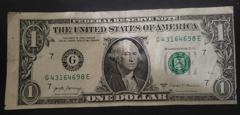 $1-Bill-Misaligned-Or-Cutting-Error?