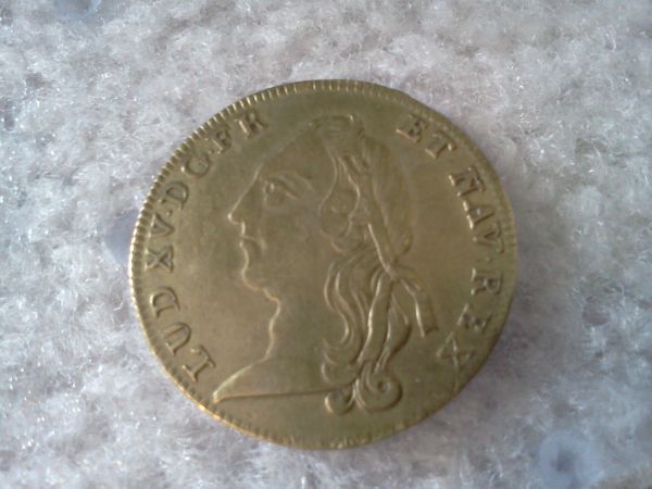Unknown-Coin....1723?-|-French-Jeton