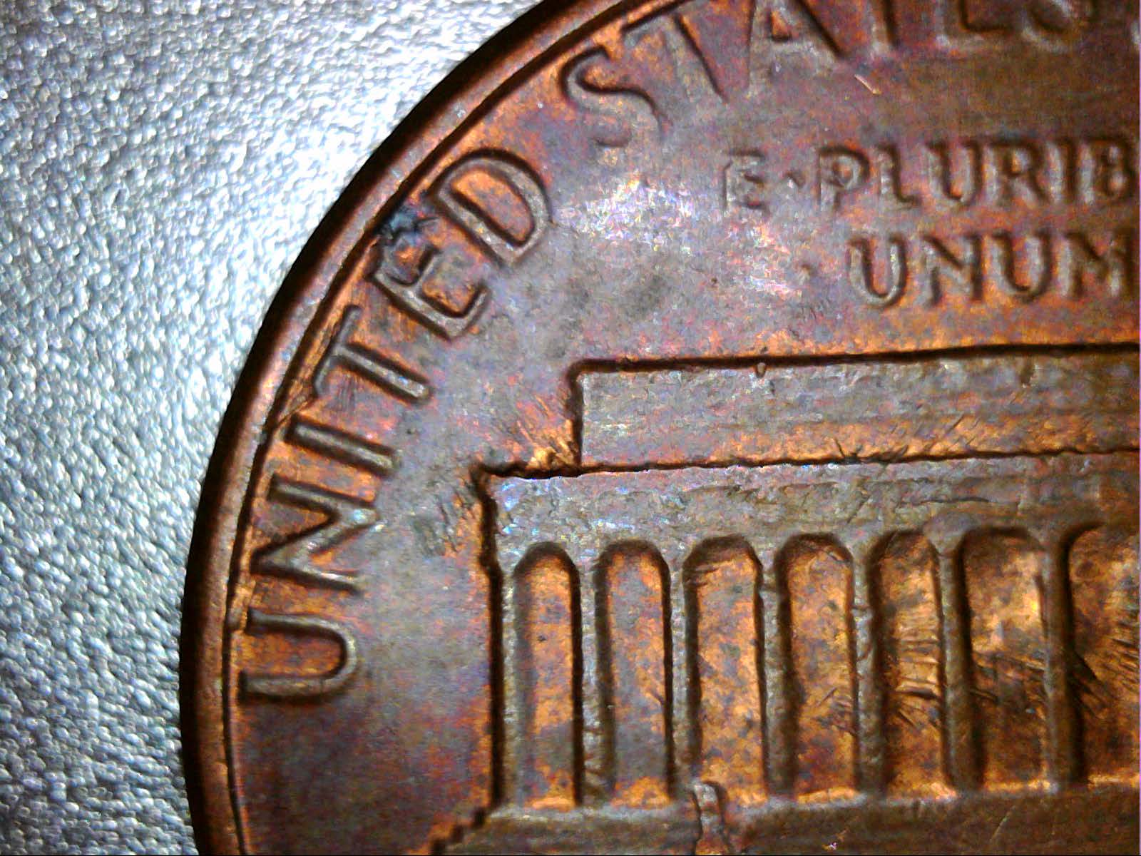 1983-LMC----Looks-Like-Iron-Filings-Next-To-A-Magnet