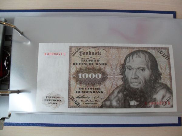 How-Do-You-Store-Your-Banknote-Collection?