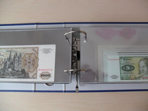 How-Do-You-Store-Your-Banknote-Collection?