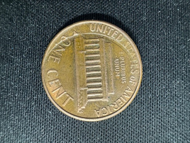 1975-Penny.-Is-This-Off-Center-Or-Struck-Twice?-Is-This-A-Good-Find?