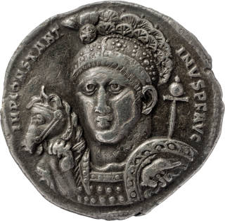 Constantine-I-With-Chi-Rho-On-Helmet