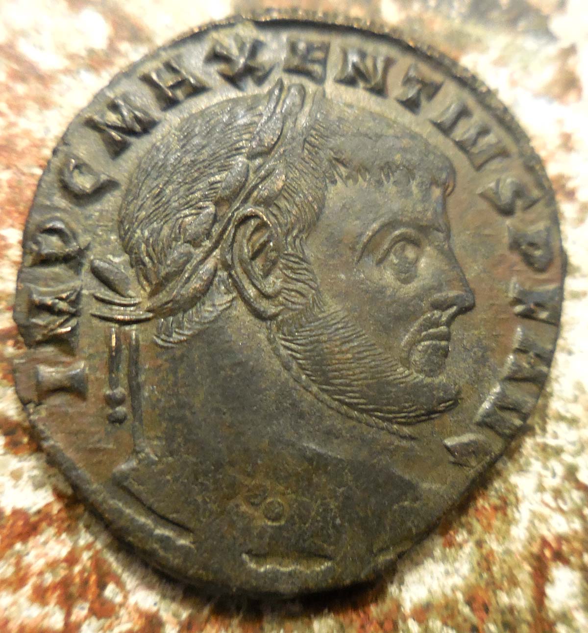 EF-Portrait-Of-Maxentius-Follis,-Very-Busy-Scene-In-Reverse: