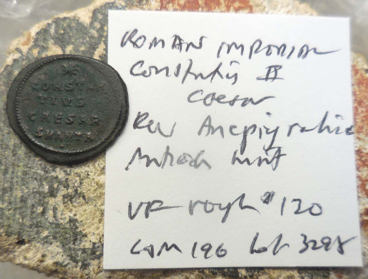 Very-Rare-Anepigraphic-Type:-Constantius-II.-As-Caesar,-�-Follis-Antioch
