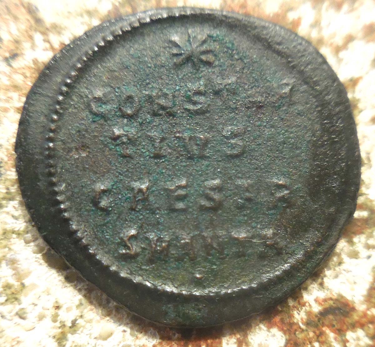 Very-Rare-Anepigraphic-Type:-Constantius-II.-As-Caesar,-�-Follis-Antioch
