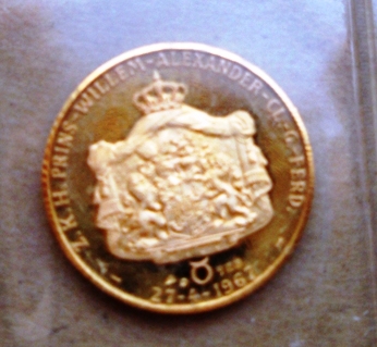 Help-Identifying-A-Dutch-Royal-Birth-Medal
