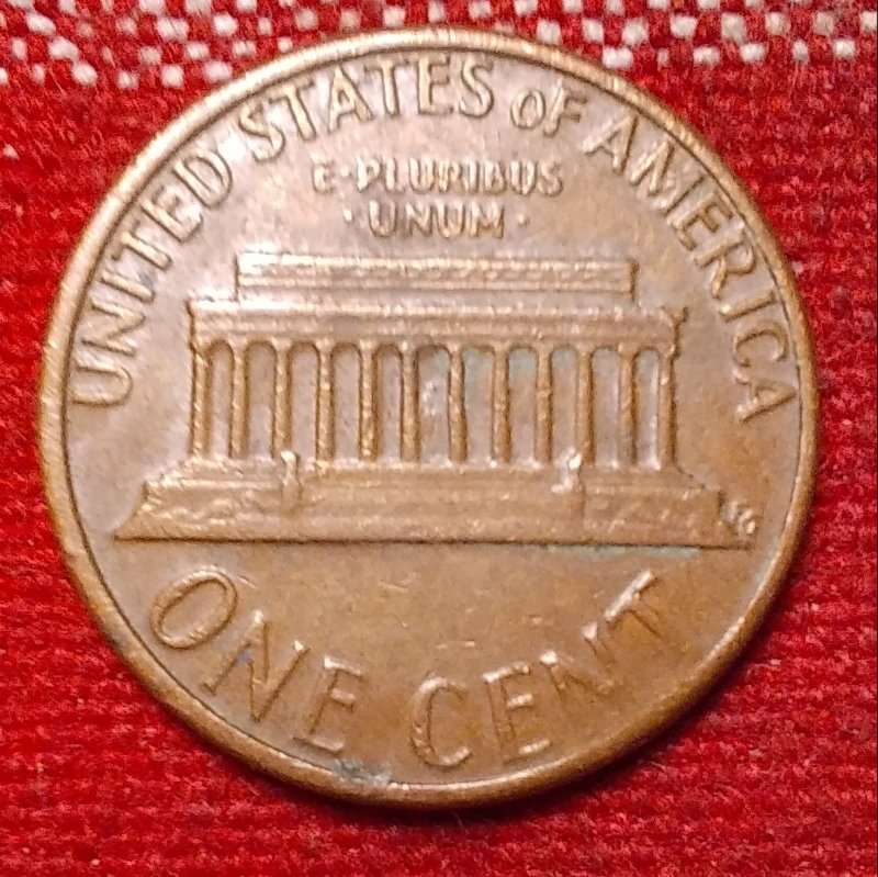 1980-Lincoln-Memorial-Cent-With-Obverse-Cud-And-Treasury-Medal