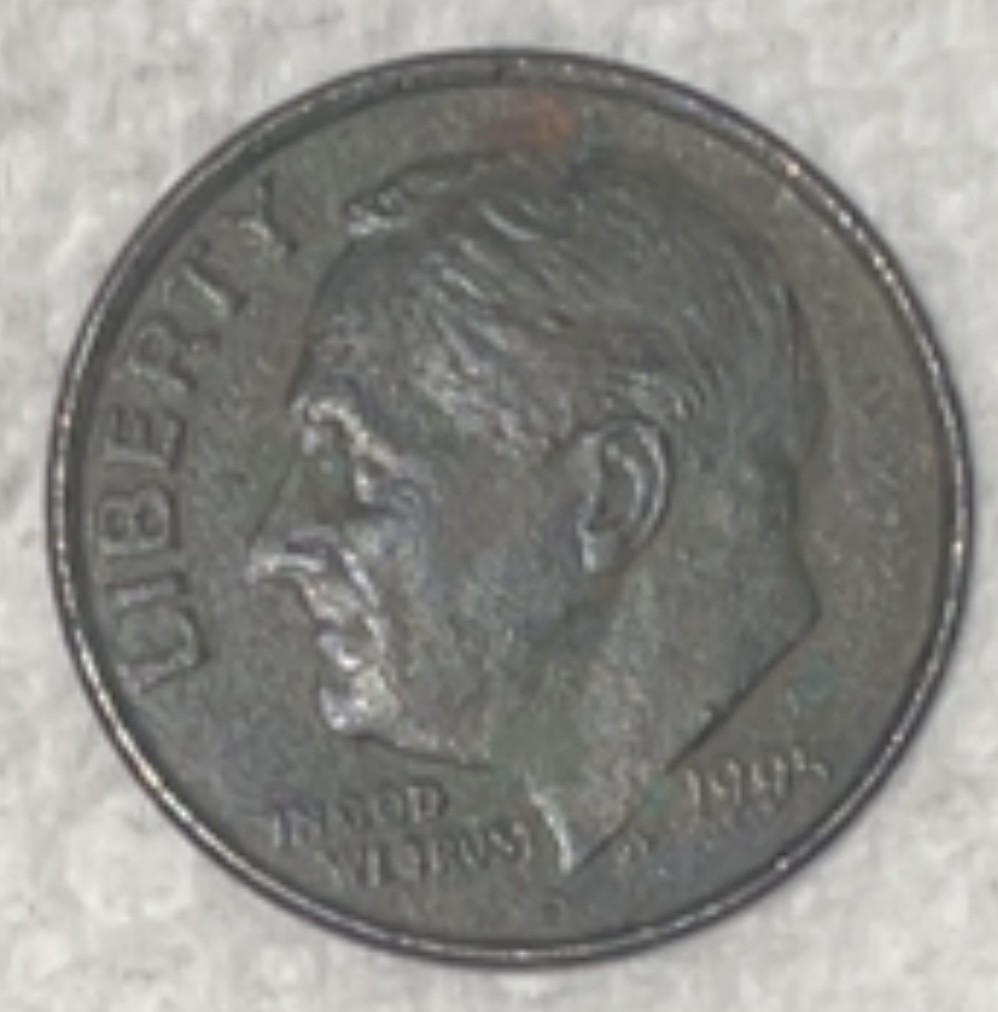 Gold-Toned-Quarter,-Black-Roosevelt-Dime-1995-Lincoln-Cent.