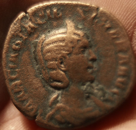 Women-On-Sesterctius